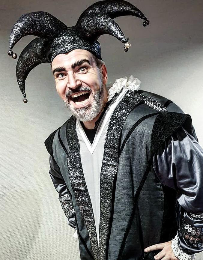 Manuel Mas caracterizado como Rigoletto